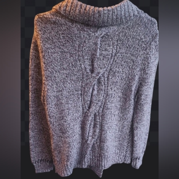 M collection Cozy Gray Women's Sweater Size M - Picture 2 of 4